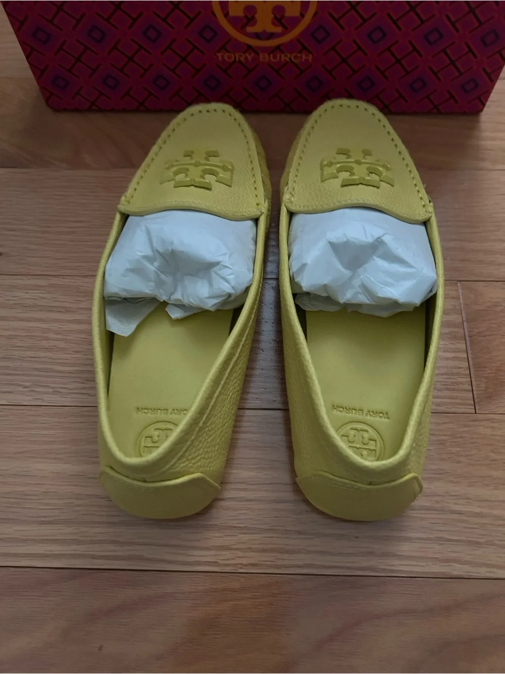 Tory Burch EVERLY DRIVER loafers - tumbled leather calendula yellow